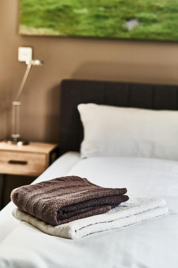 Primera Zimmer Mit Gemeinschaftsbad ซิงเงน ภายนอก รูปภาพ