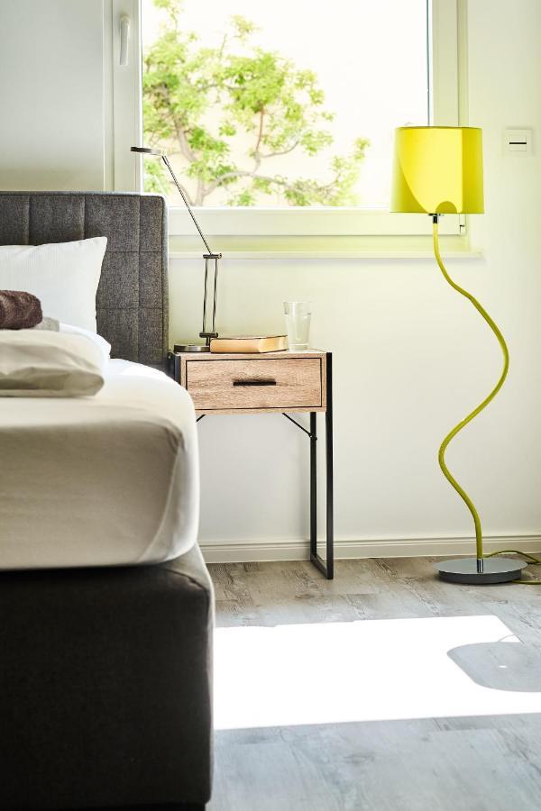 Primera Zimmer Mit Gemeinschaftsbad ซิงเงน ภายนอก รูปภาพ