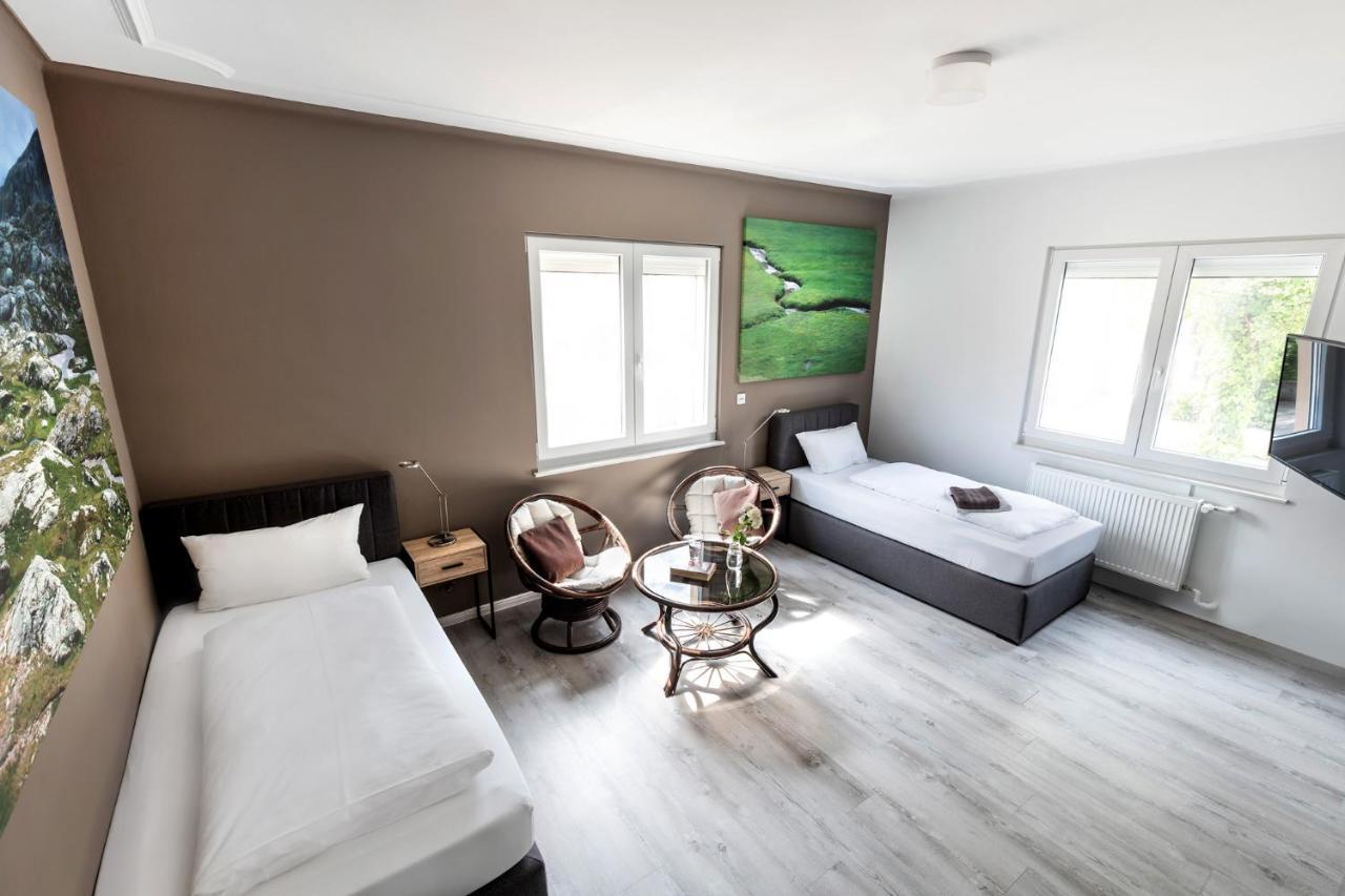 Primera Zimmer Mit Gemeinschaftsbad ซิงเงน ภายนอก รูปภาพ