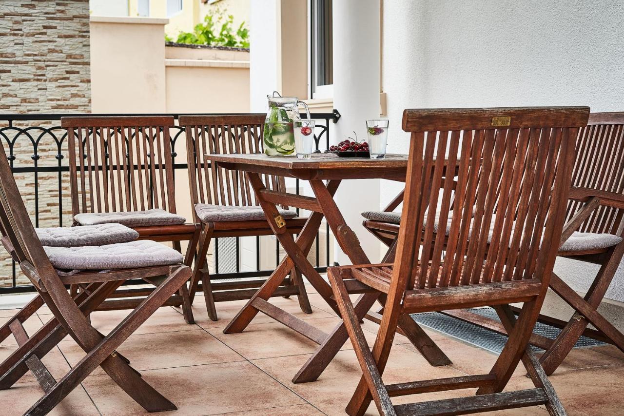 Primera Zimmer Mit Gemeinschaftsbad ซิงเงน ภายนอก รูปภาพ