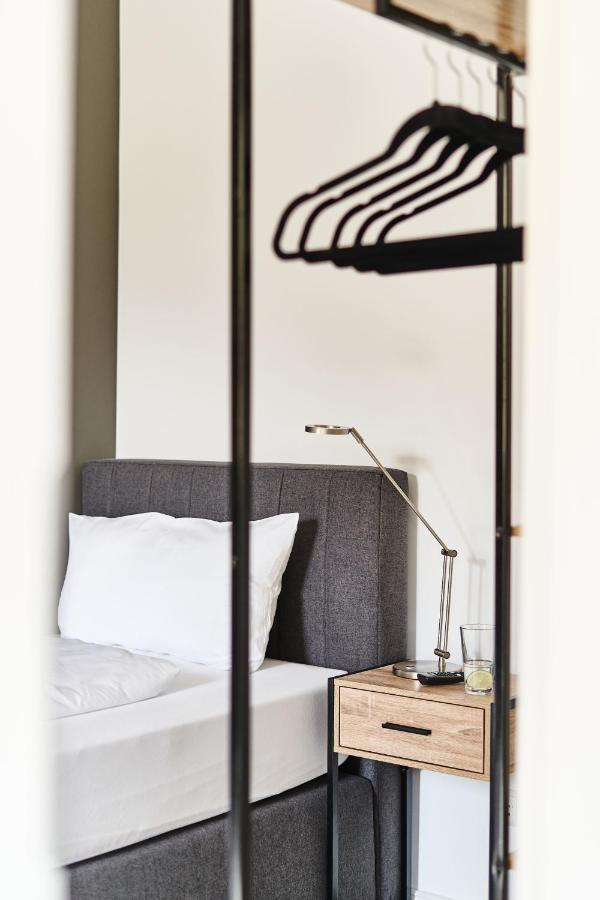 Primera Zimmer Mit Gemeinschaftsbad ซิงเงน ภายนอก รูปภาพ