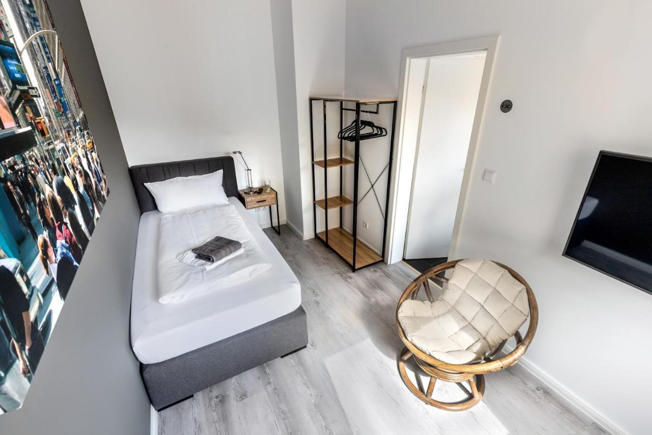 Primera Zimmer Mit Gemeinschaftsbad ซิงเงน ภายนอก รูปภาพ