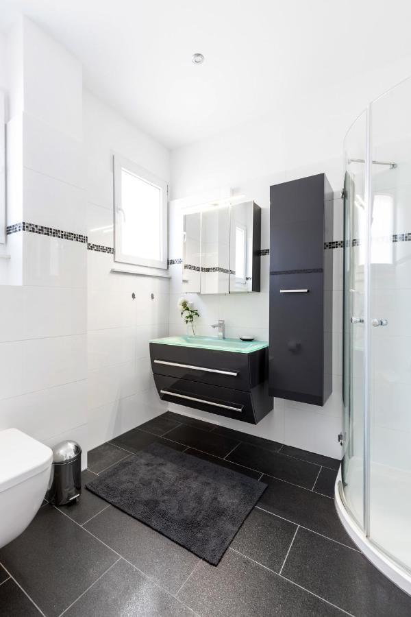 Primera Zimmer Mit Gemeinschaftsbad ซิงเงน ภายนอก รูปภาพ