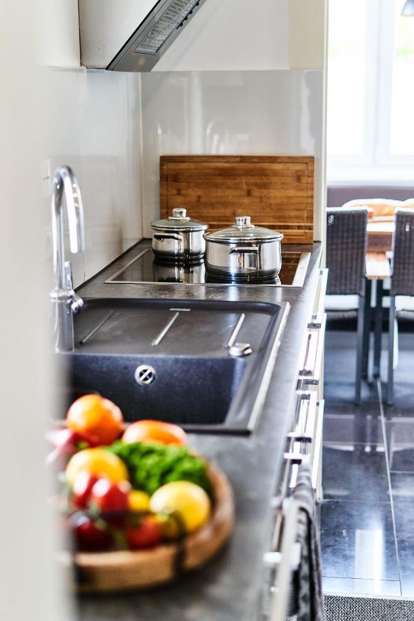 Primera Zimmer Mit Gemeinschaftsbad ซิงเงน ภายนอก รูปภาพ